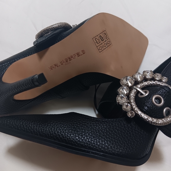 Black ladies heels/pumps. - Picture 5 of 6